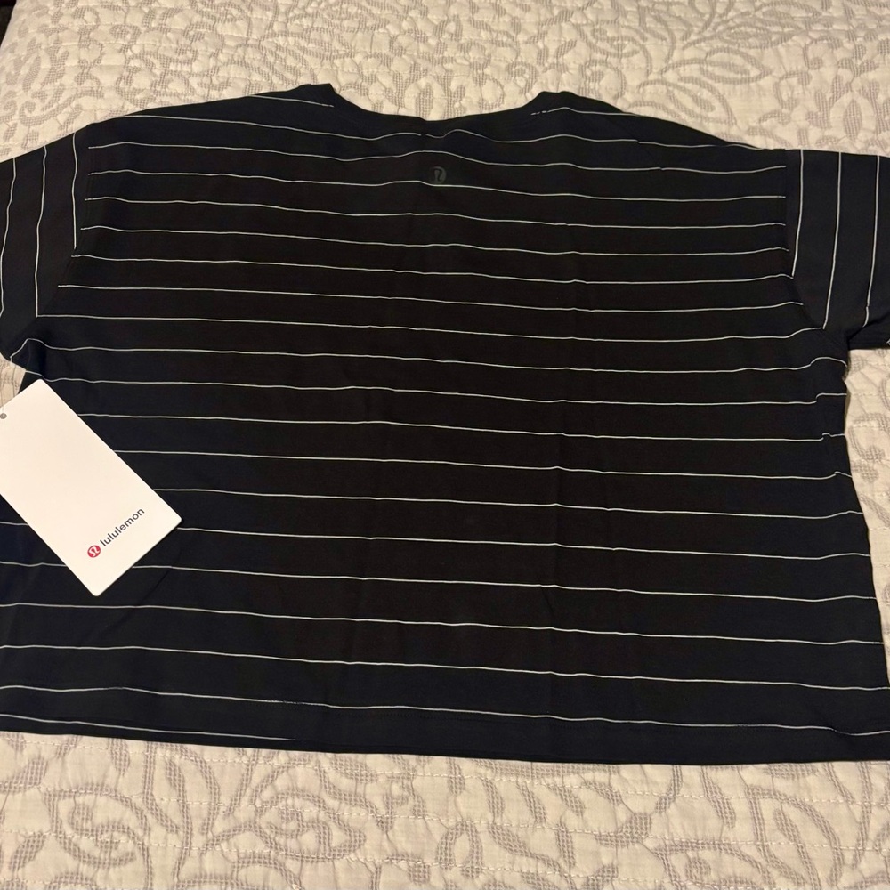 NWT Lululemon Cates Tee Size Small